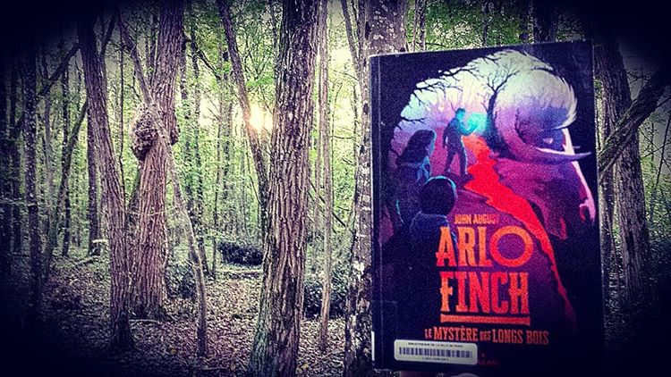 « Arlo Finch : le mystère des longs bois », John August, couverture du livre, mangeurdelivres.wordpress.com