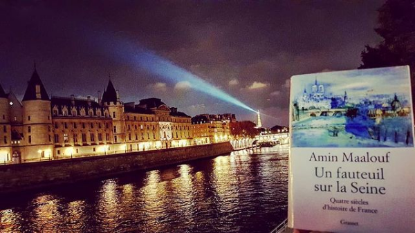 « Un fauteuil sur la Seine », Amin Maalouf, couverture du livre, mangeurdelivres.wordpress.com